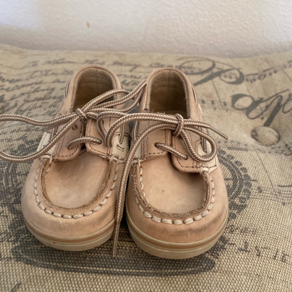 Sperry - Picture 2 of 6